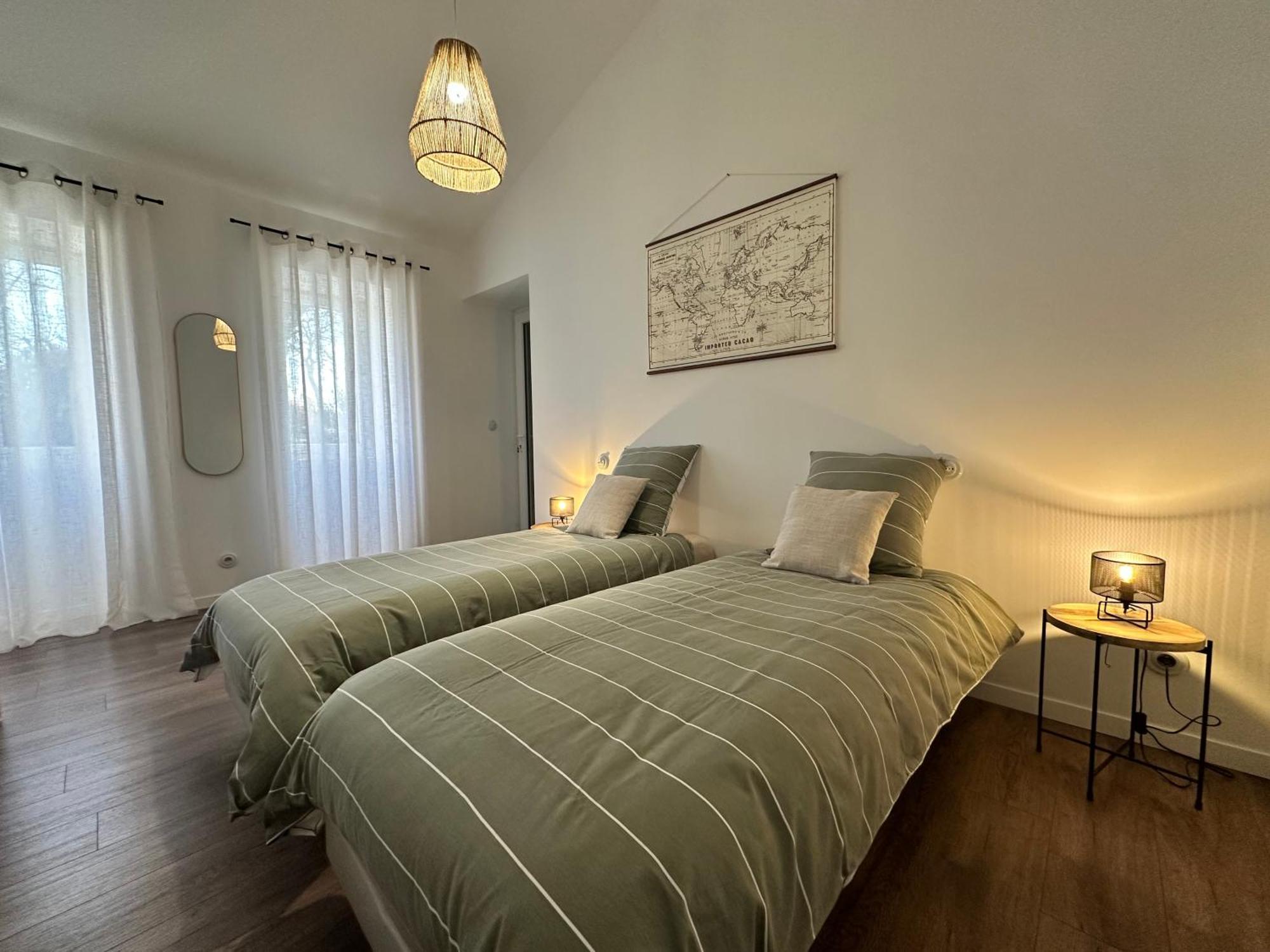 Maison De Vacances Gondrin Exteriör bild